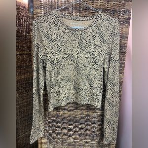 American Eagle- Leopard print, crop top long sleeve,‎ Size-Large, Pre-owned